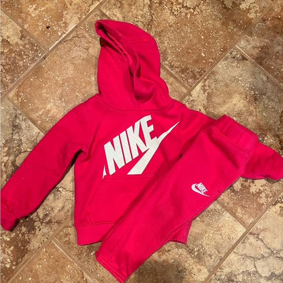 Nike Other - Nike Sweat Pant Suit